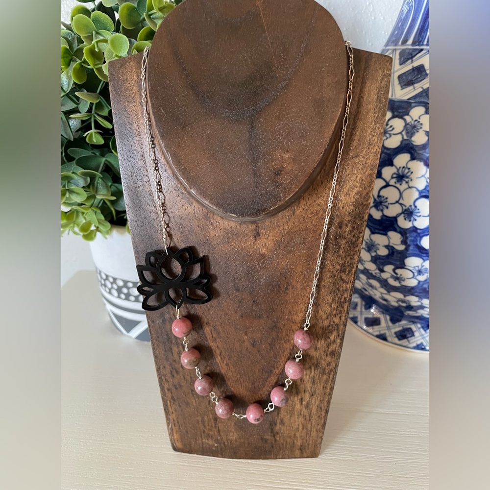 Beautiful Sterling Silver 925 black lotus rhodonite necklace 20” length